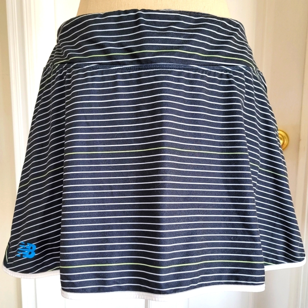 NEW BALANCE tennis skirt. Size: L